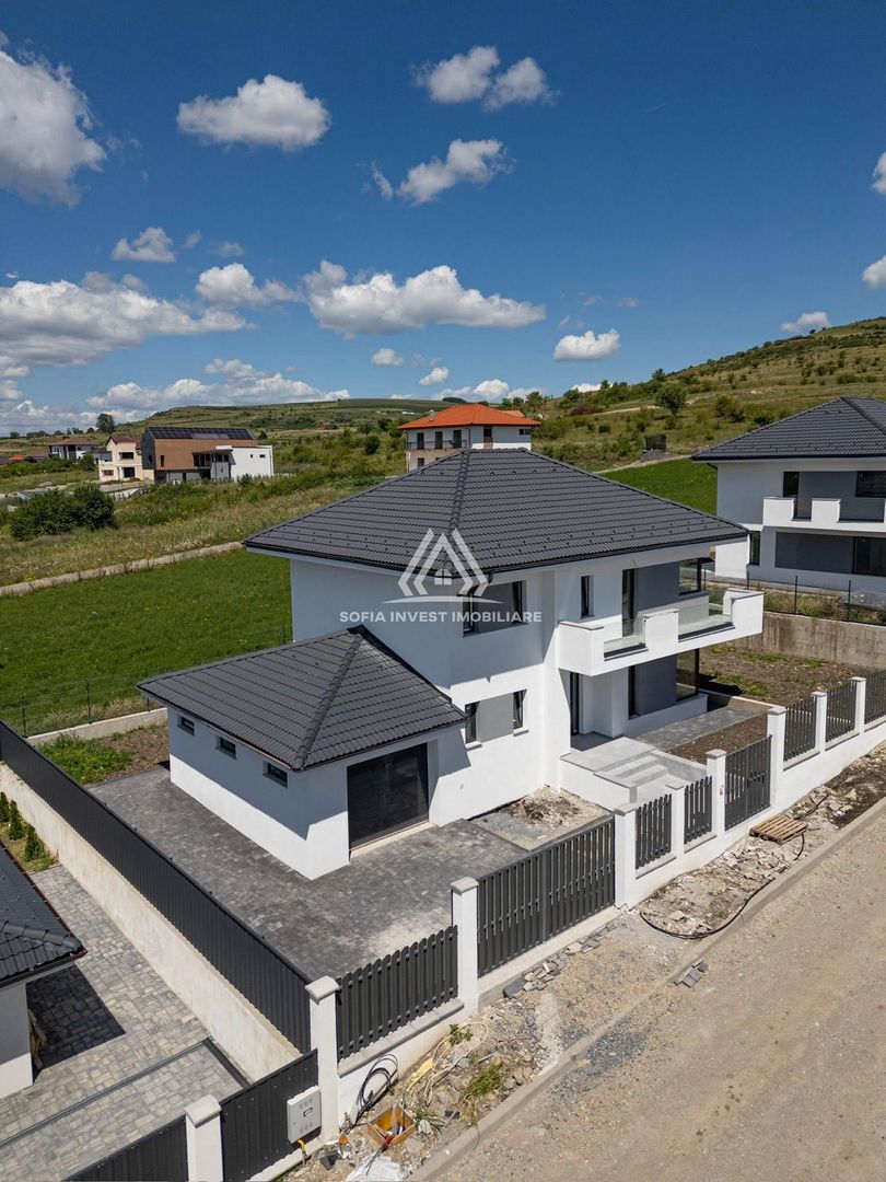 🏡 Casă individuala Semifinisată în Chinteni Liniște Spațiu Priveliste - Poză 4