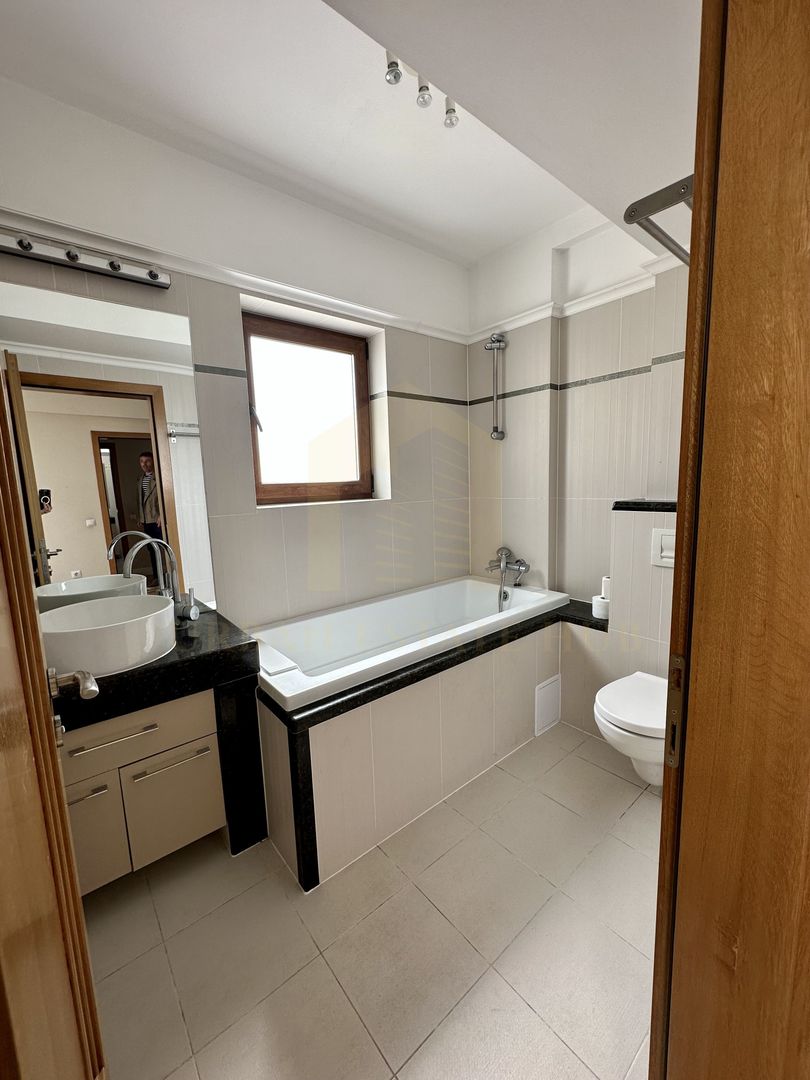 Vanzare apartament 4 camere, zona Grand Hotel Italia - Poză 8