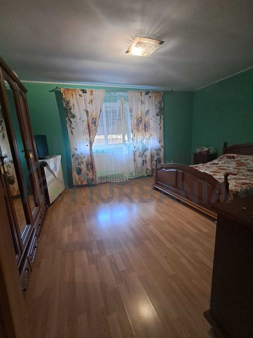 Casă cu 2 niveluri, compusă din 2 apartamente distincte, Tomesti - Poză 7