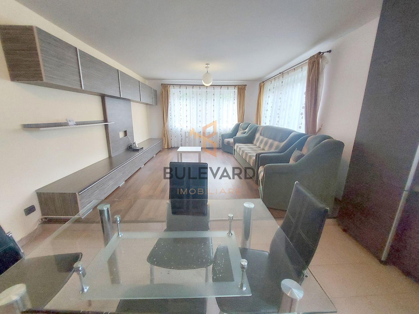 Apartament cu 2 camere , zona strazii Sub Cetate! - Poză 2