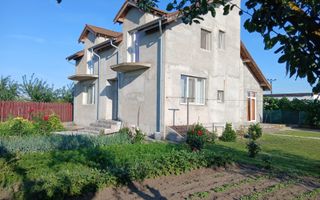 Casă cu 7 camere și teren generos în Șofronea - Poză 1