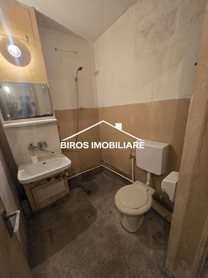 4 decomandate Rovine - Pizza Ibiza - Poză 5