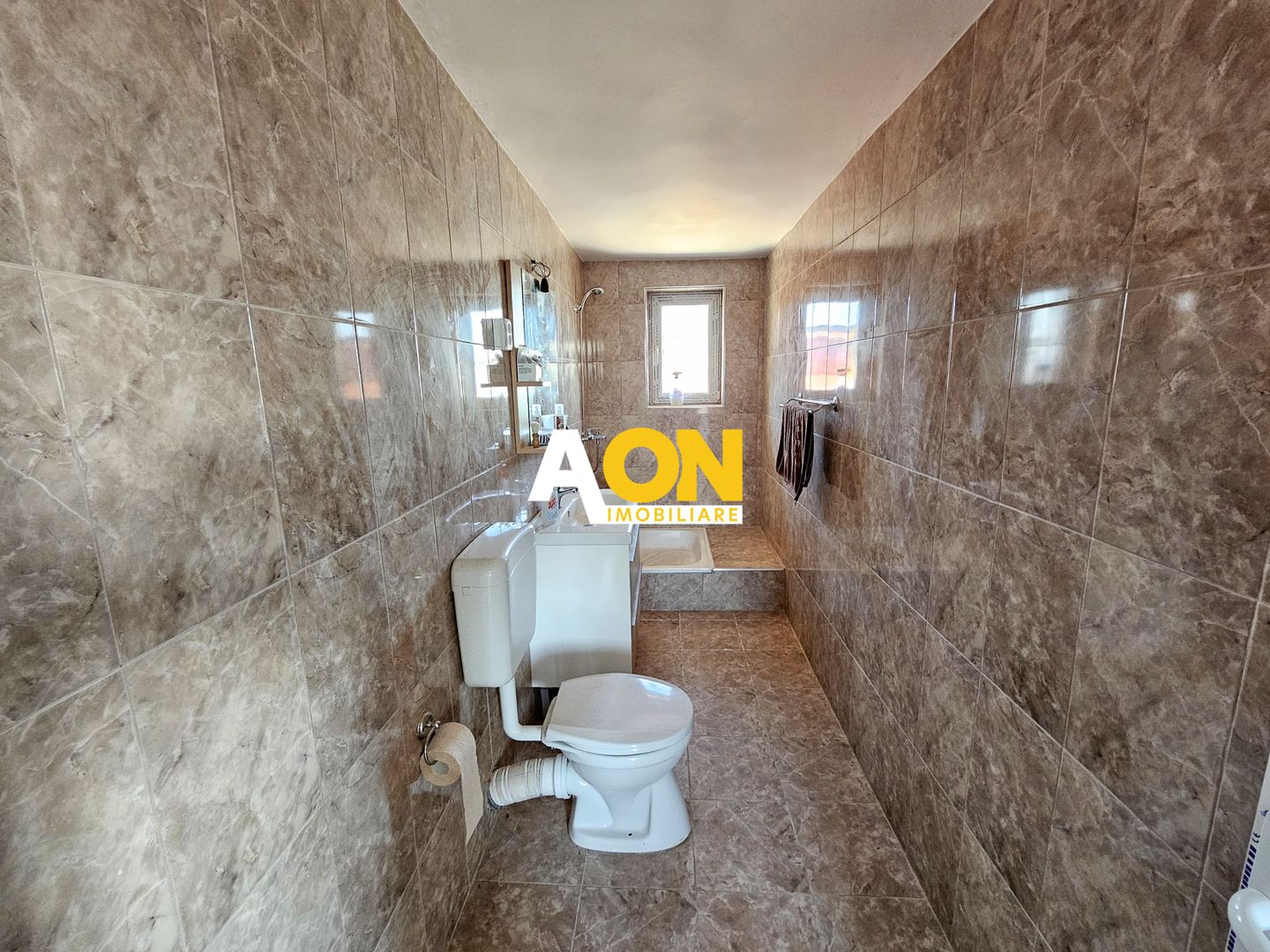 Casa cu 4 dormitoare, 821 mp teren - Poză 16