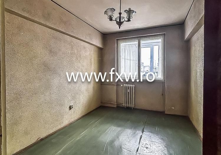 Apartament spațios de 3 camere, decomandat, langa metrou - Poză 2