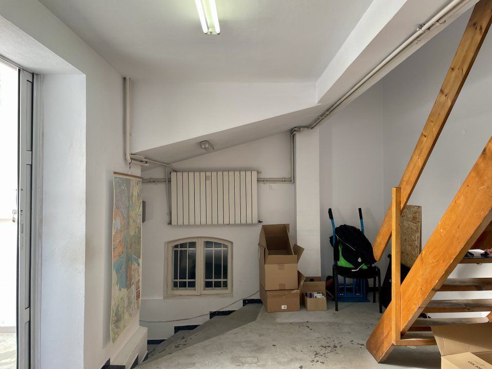 Casa D+P+1 cu curte 100mp, incadrare birouri, zona Eminescu - Poză 11