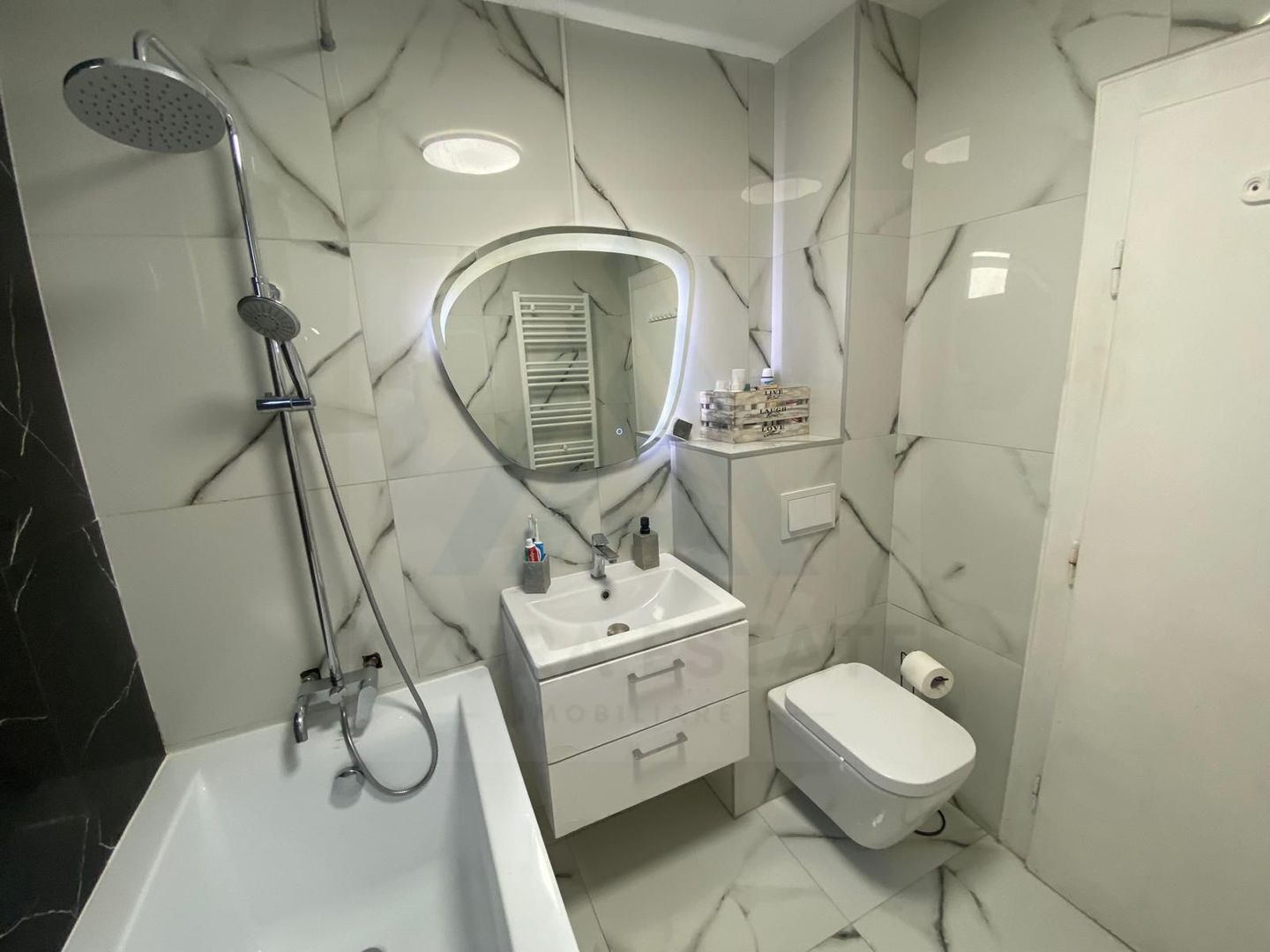 Casa renovata 250 mp utili si teren 935 mp in zona centrala Cisnadie - Poză 9