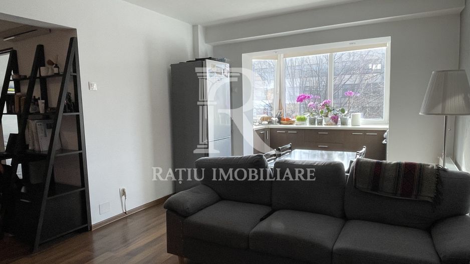 Apartament cu 2 camere | etaj intermediar | parcare exterioara | Rogerius | Oradea - Poză 2