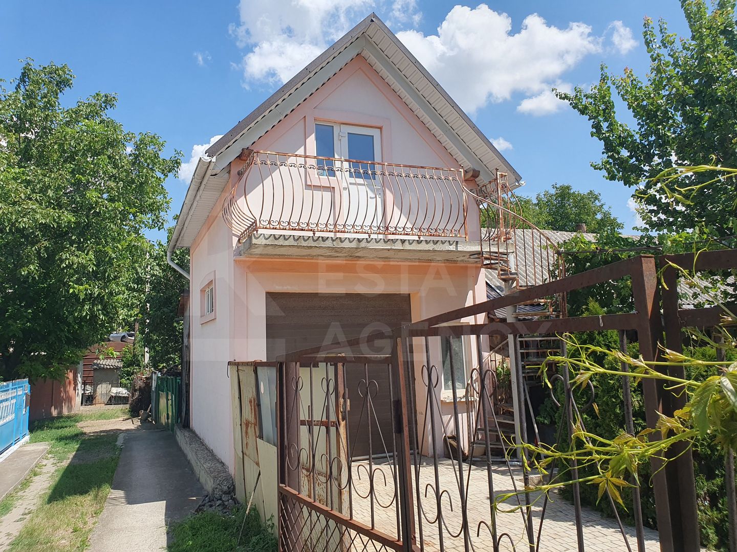 Vânzare casă într-o zonă liniștită și ecologică - Poză 4