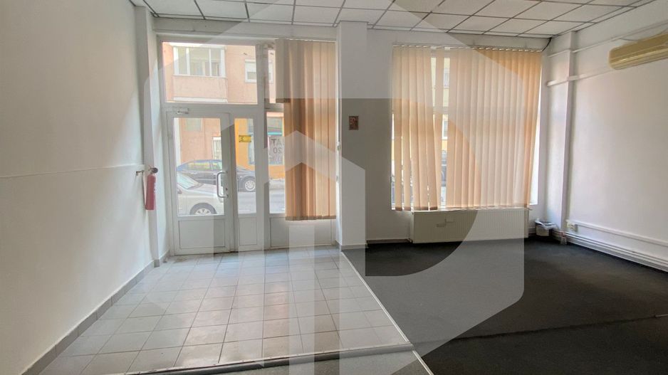 Spatiu comercial de inchiriat- 70 mp- Vasile Aaron- 2 intrari - Poză 1