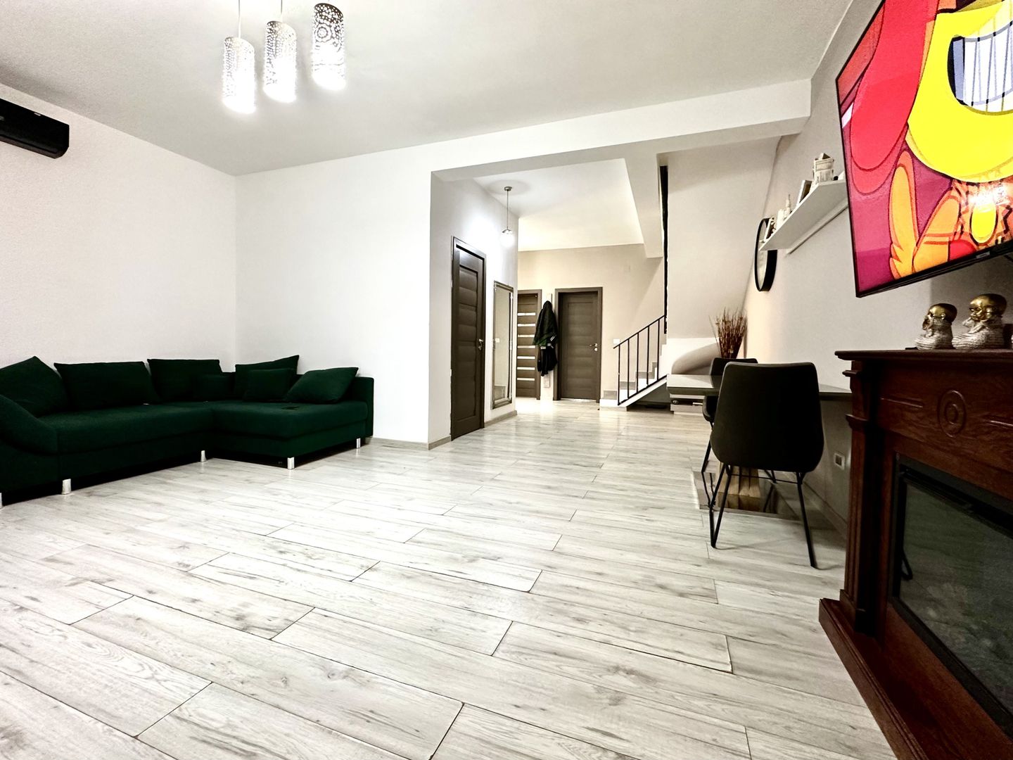 Duplex generos, 120 mp utili, modern si mobilat, in  Mosnita Veche - Poză 1