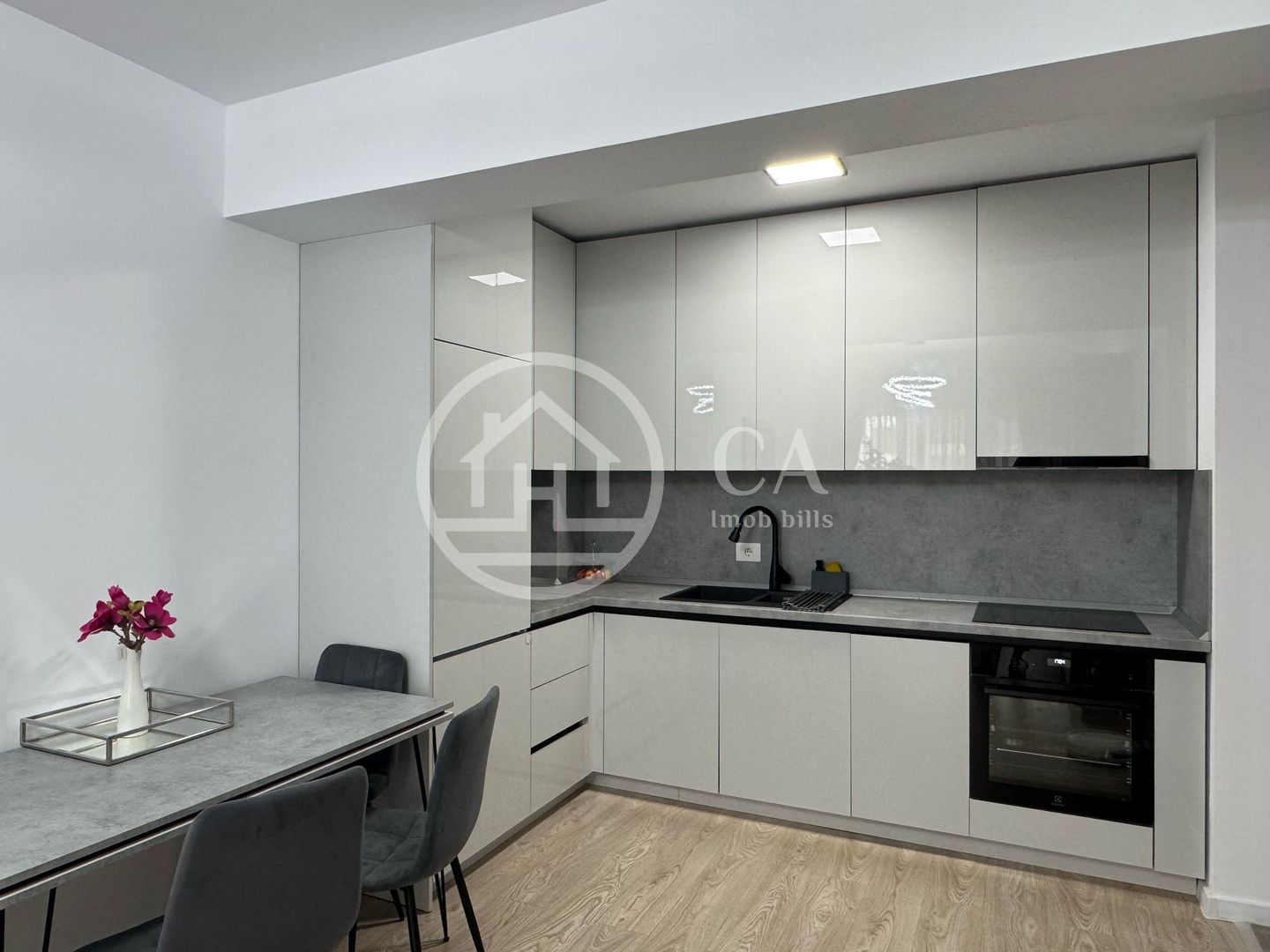 Apartament LUX cu 3 camere de vanzare in Prima Arena, Oradea - Poză 3