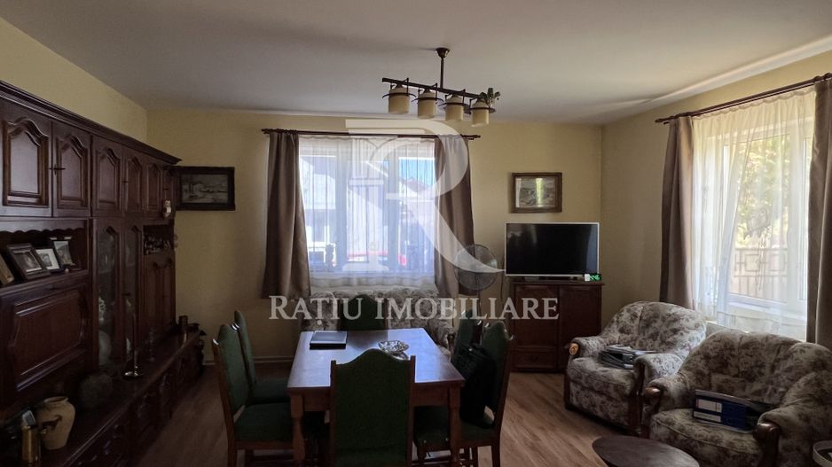 Casă cu 4 camere de vânzare | Parcelă de 700 mp | Sântandrei | Bihor - Poză 2