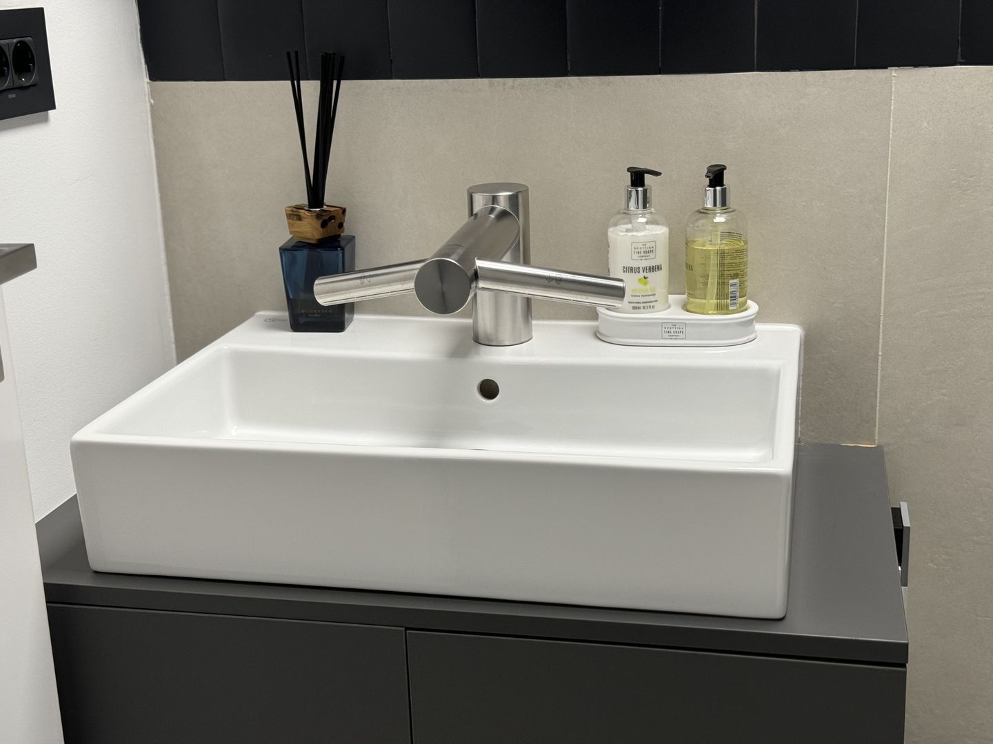 Imobil Premium de Închiriat: Eficiență și Tehnologie de Vârf - Poză 8