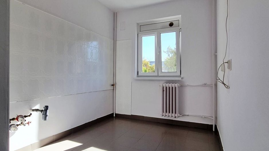 MILITARI LUJERULUI METROU 2 Camere Etaj 2din4 Bloc Reabilitat Termic - Poză 15