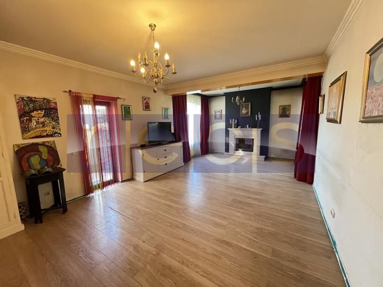 VANZARE VILA  5 camere + mansardă /Cartierul Latin – Prelungirea Ghencea - Poză 2
