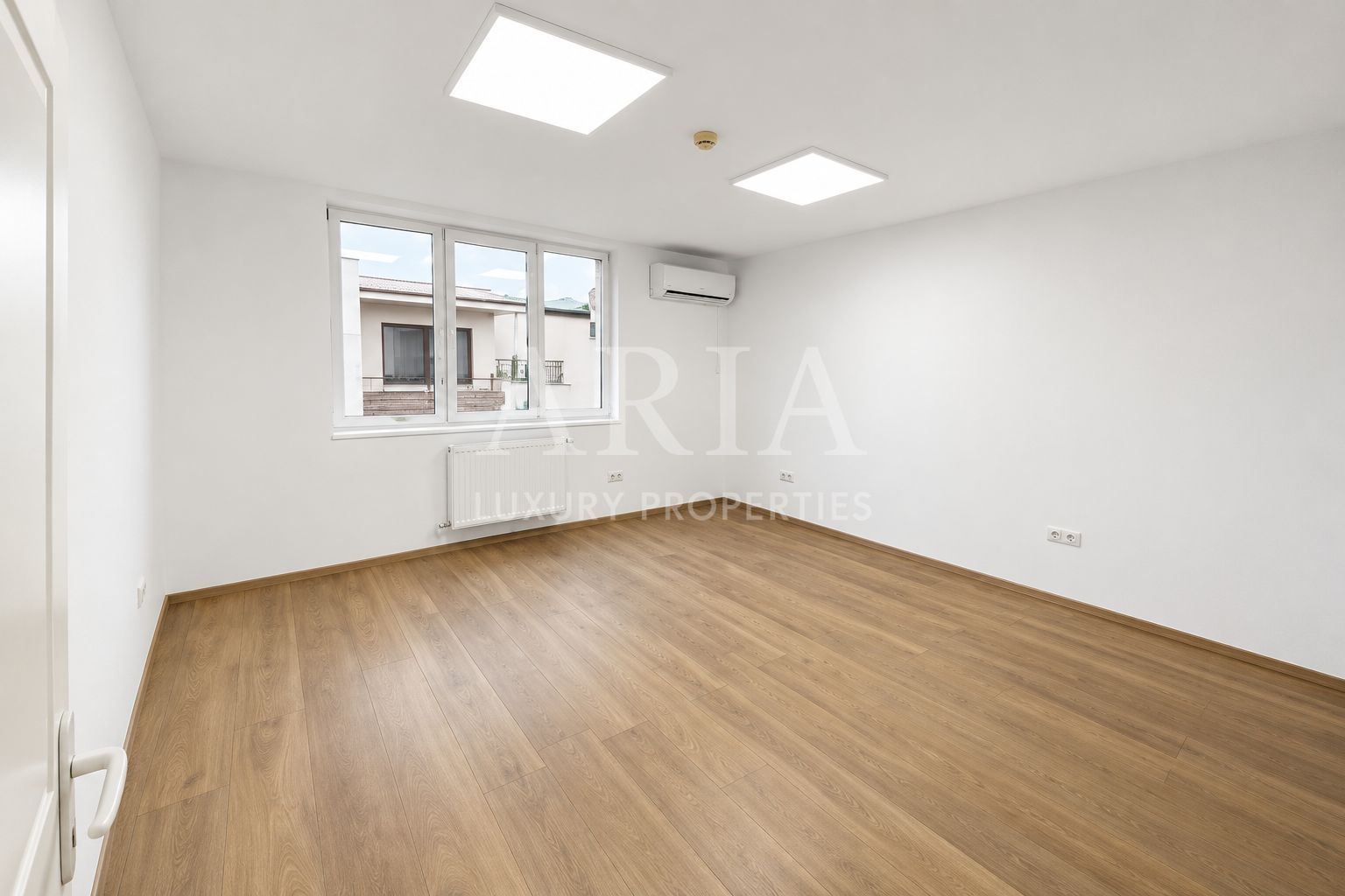 Clădire multifuncțională | Aproximativ 800 mp | Renovată integral în 2024 - Poză 4