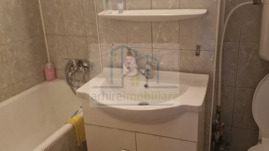 Apartament 3 camere, decomandat , etajul 1/10 - Poză 7
