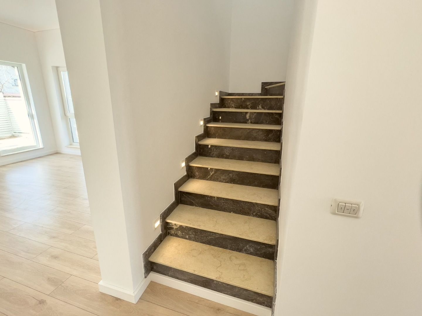 Individuala 146m2 utili, 450 curte, CENTRAL Tunari, 0% comision - Poză 10