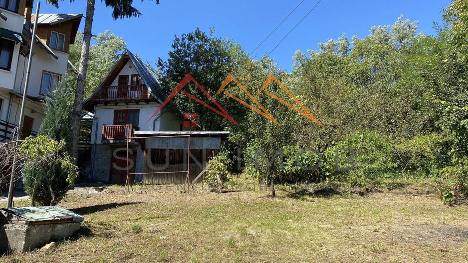 Vila de vanzare, teren 3100 mp, 7 camere, 6 grupuri sanitare, 3 CT, an 1997 - Poză 3