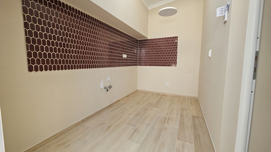 Corp de casă cu 2 imobile independente, curte și pod – Str. Mihai Viteazul - Poză 17