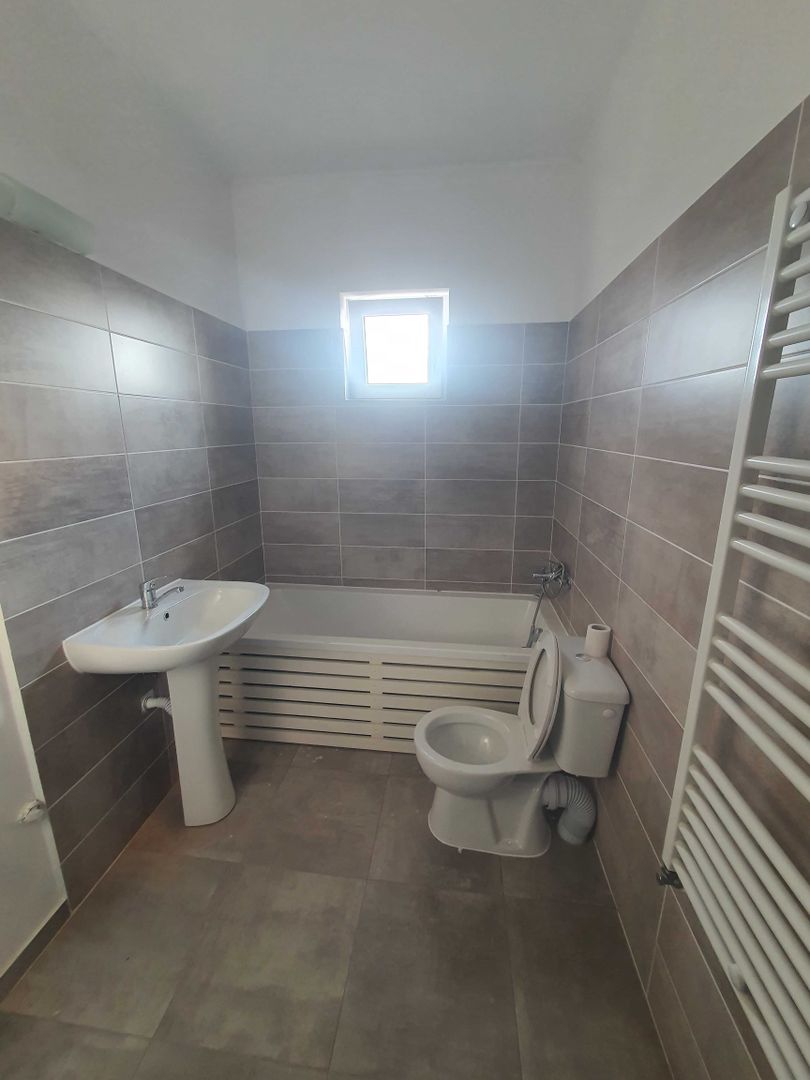 apartament nou , luminos - Poză 5