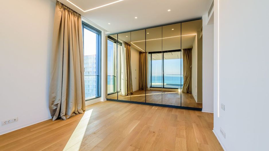 Apartament de 5 camere spațios, situat în zona Nord din Constanța - Poză 13