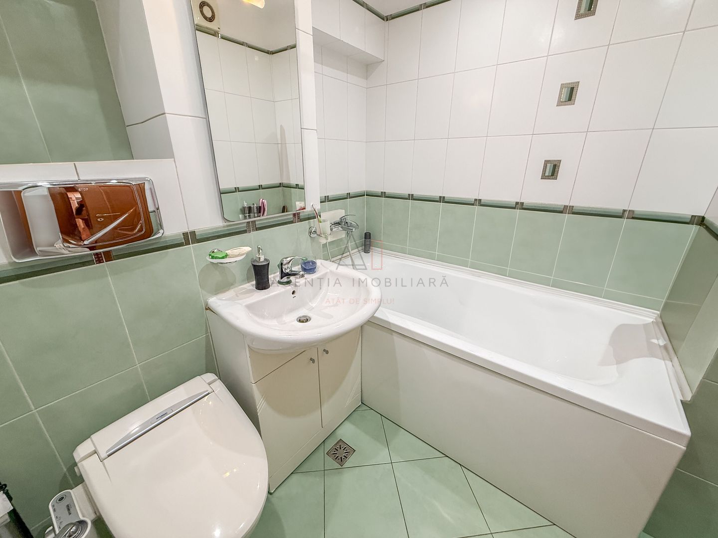 4 camere | Universitate Rosetti | bloc 1980 - Poză 10