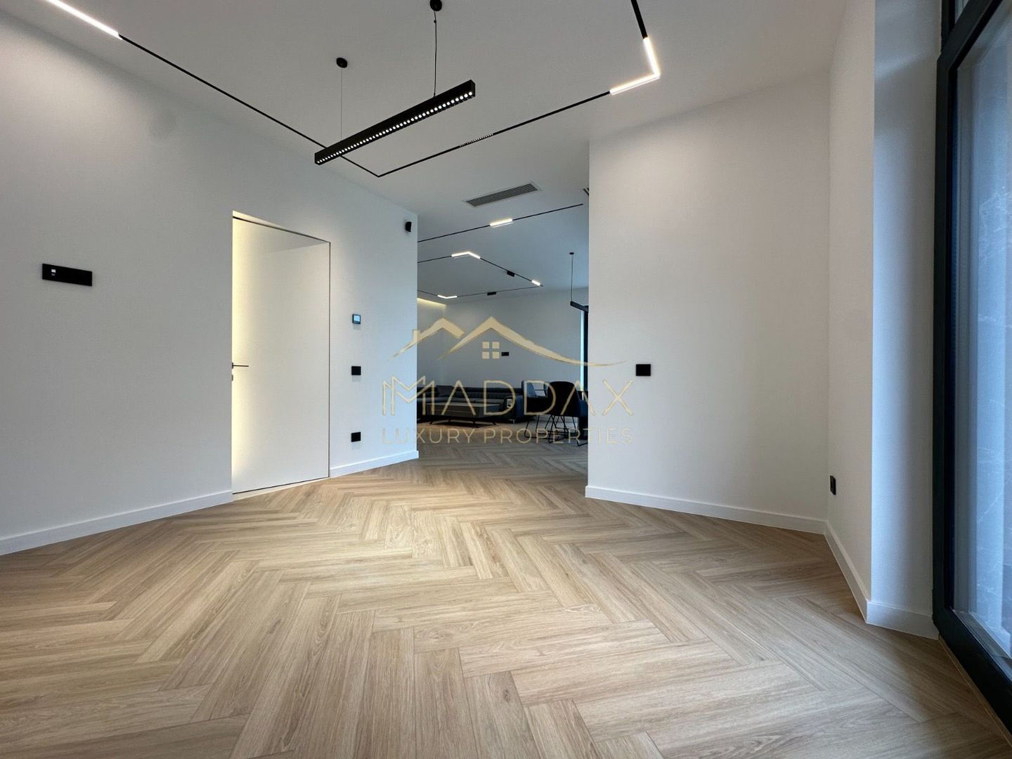 Vila individuala *432mp* + curte // 6 locuri Parcare / Pipera-Tunari - Poză 9