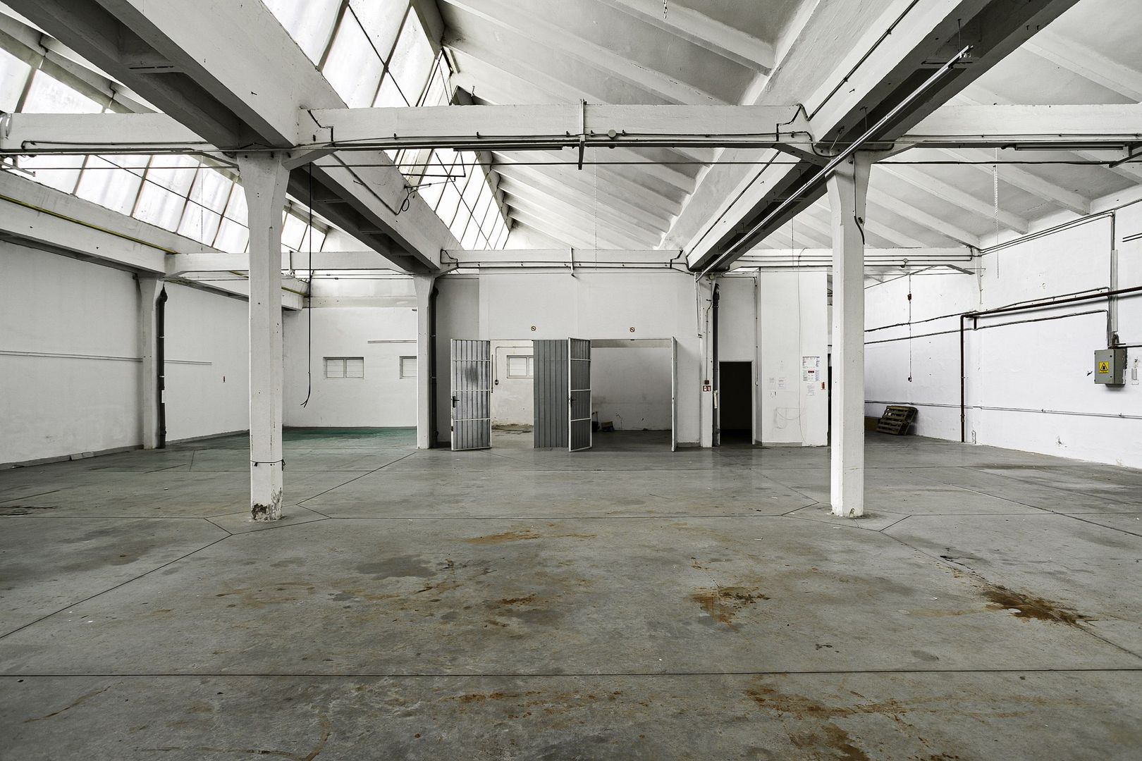 De Inchiriat Hala Industriala în Arad - Zonă Centrala cu Acces TIR - Poză 5