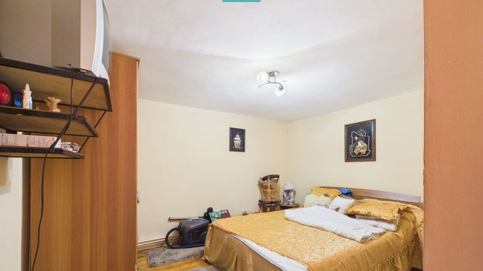 Casă individuală spațioasă în Jimbolia - Poză 14