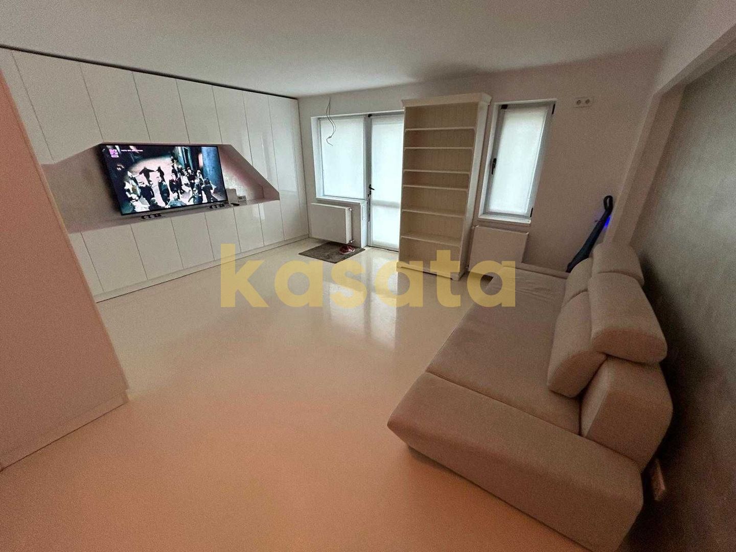 Garsonieră cochetă de închiriat – Șișești, confort și liniște - Poză 5