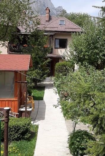 vanzare casa - Busteni ( doua corpuri de cladire si teren) - 0% comisi - Poză 5