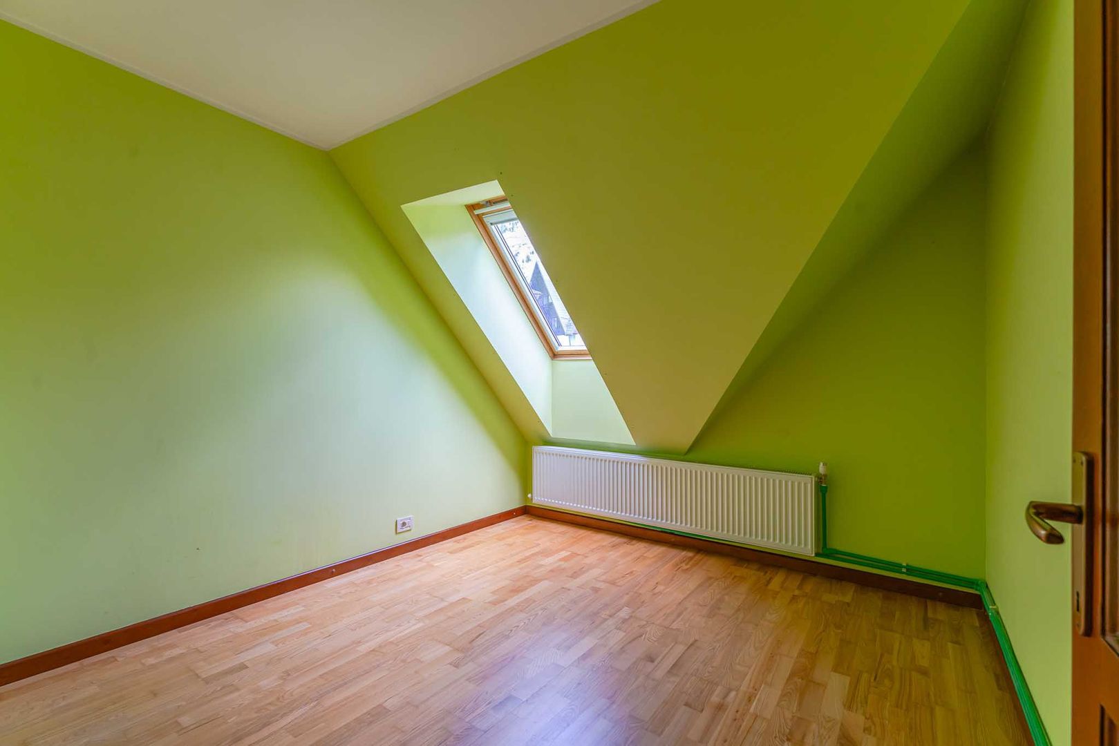 Apartament cu două dormitoare în Predeal, aproape de Pârtia Clăbucet - Poză 9