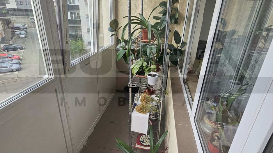 Apartament cu 2 camere, 50 mp, etaj intermediar, parcare, zona Pertrom - Poză 4