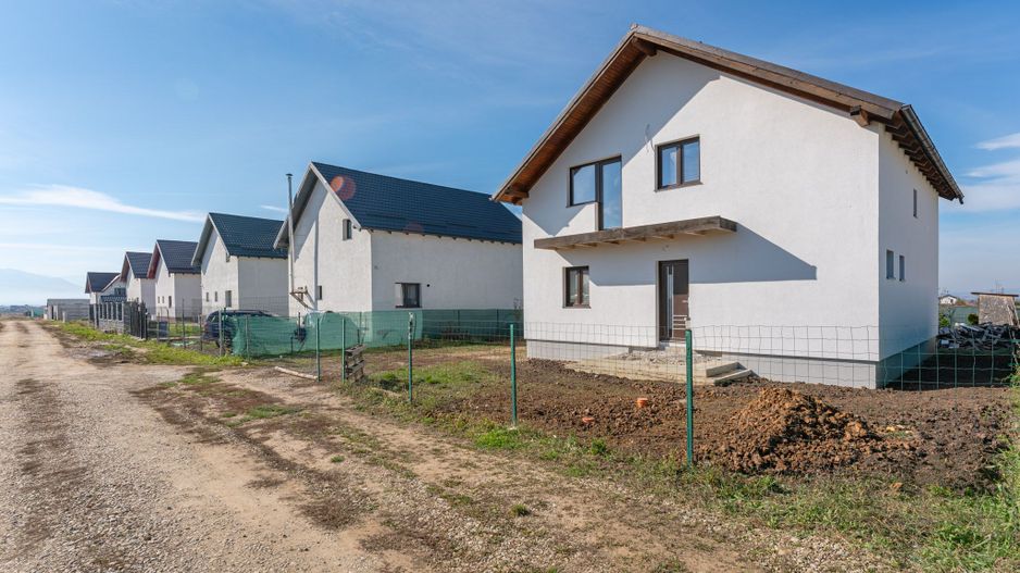 Casă nouă în Bod, P+M, de vânzare "la alb" sau "la cheie" - Poză 23