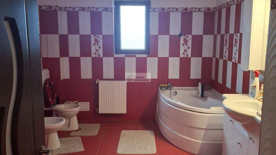 Casa/vila de vanzare in Garoafa /Vrancea - Poză 12