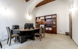 Apartament ultracentral Arad. Pretabil pentru birou. - Poză 5