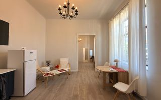 Apartament cu 3 camere si balcon, in Centru, langa Tribunal! - Poză 8