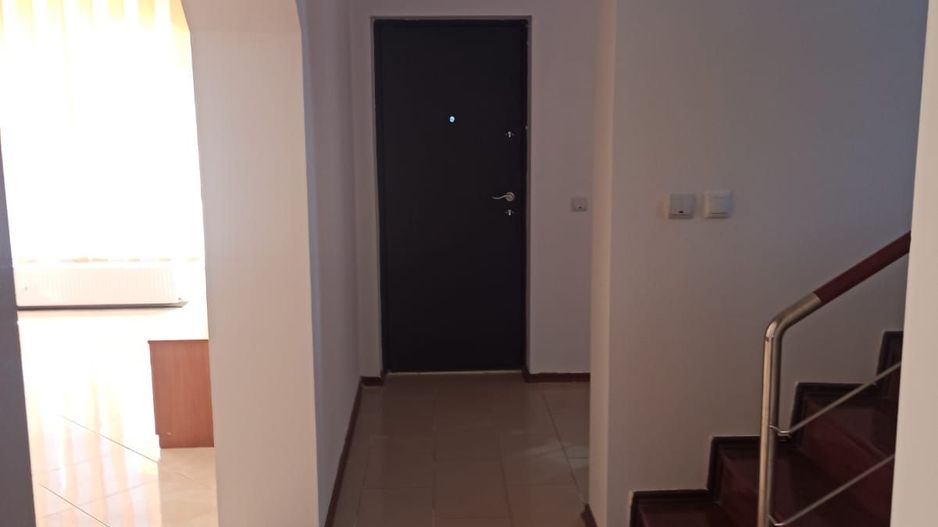 Casa 5 camere, 250 mp teren liber, adiacent șoseaua Leordeni - Poză 7