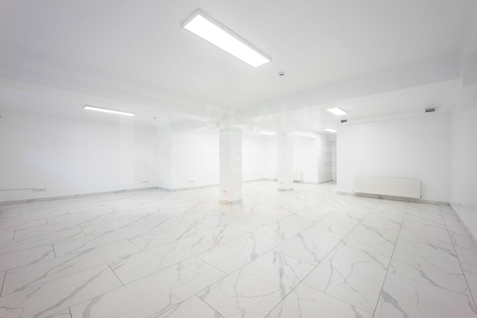 Vânzare spațiu comercial  Centru de 451,6 mp, amplasat pe teren privat - Poză 33