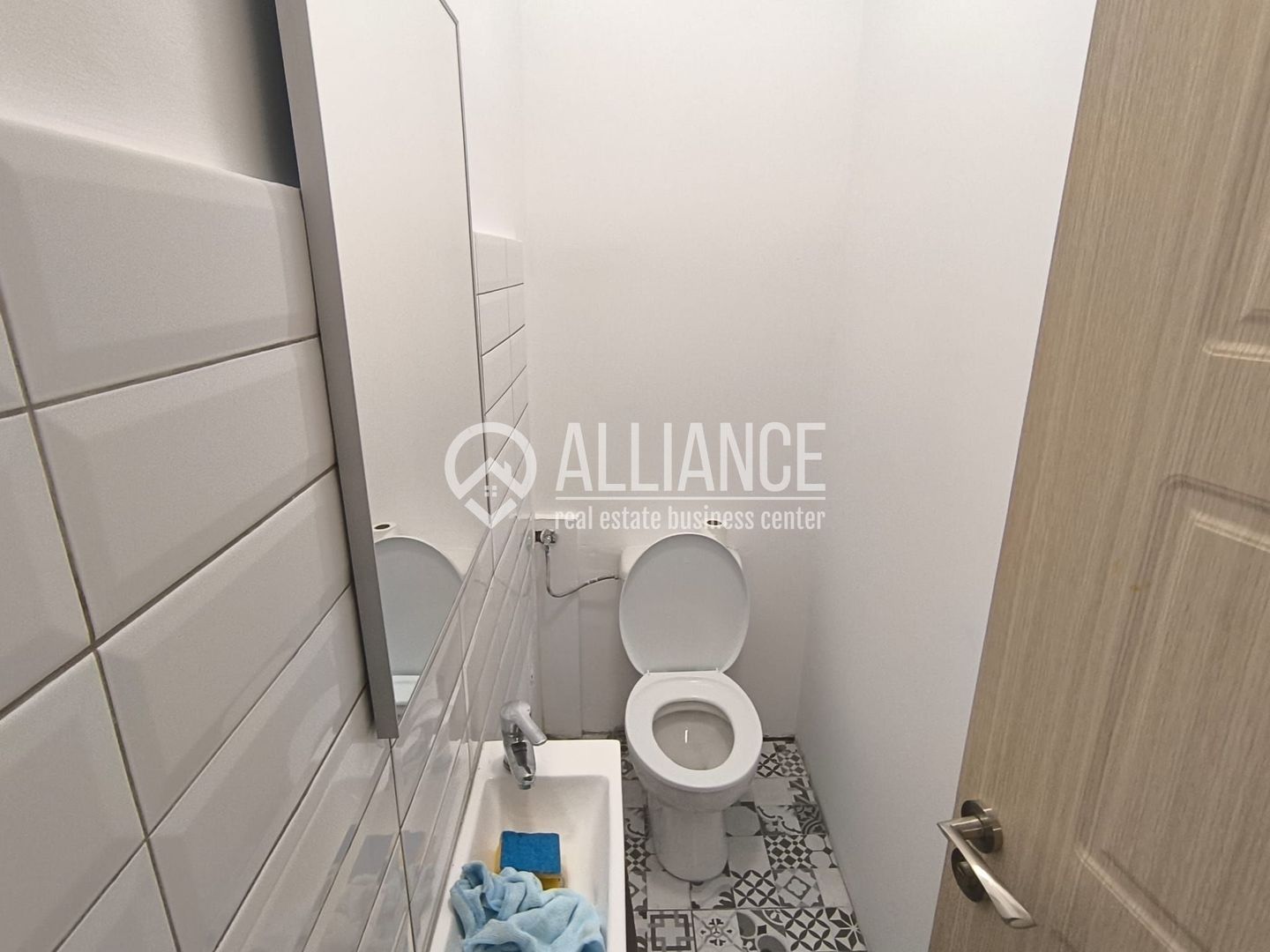 CAPITOL - Bdul Mamaia parter de vila stradal! - Poză 13