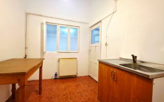 Oportunitate Unică: Casă cu 4 Camere, Curte Generoasă și Îmbunătățiri - Poză 9