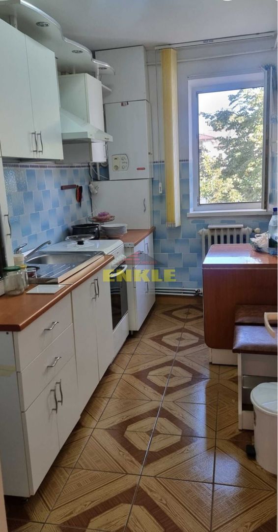 De vanzare apartament cu 3 camere, zona Unirii - Poză 6