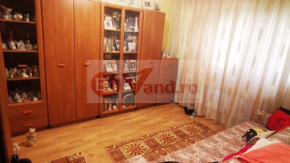 De vanzare apartament cu 3 camere Mazepa 1, BR-uri, etaj 4/10, 98.000 E - Poză 1