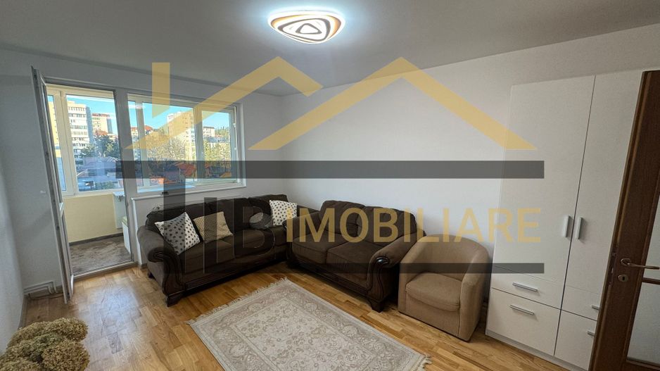 Apartament cu 3 camere, 65 mp, decomandat, zona Semicentral - Poză 1