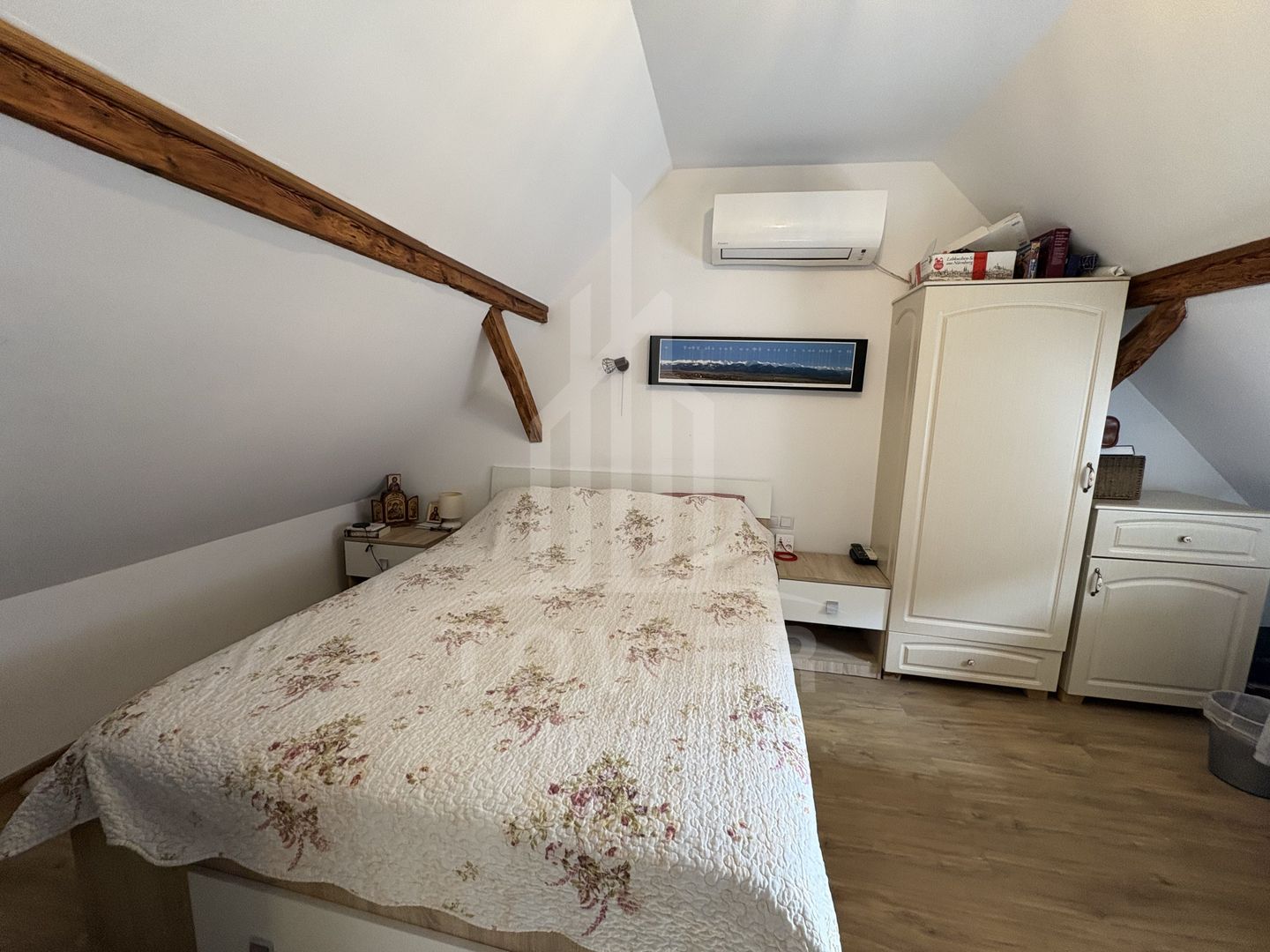Casă de vânzare în Cisnădioara – 2 apartamente complet echipate - Poză 6