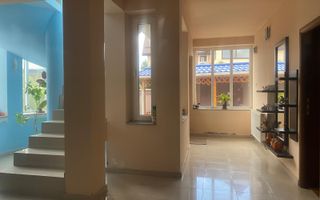 Oportunitate:clinica, birouri etc! Vanzare casa cu 4 camere-Targoviste - Poză 11