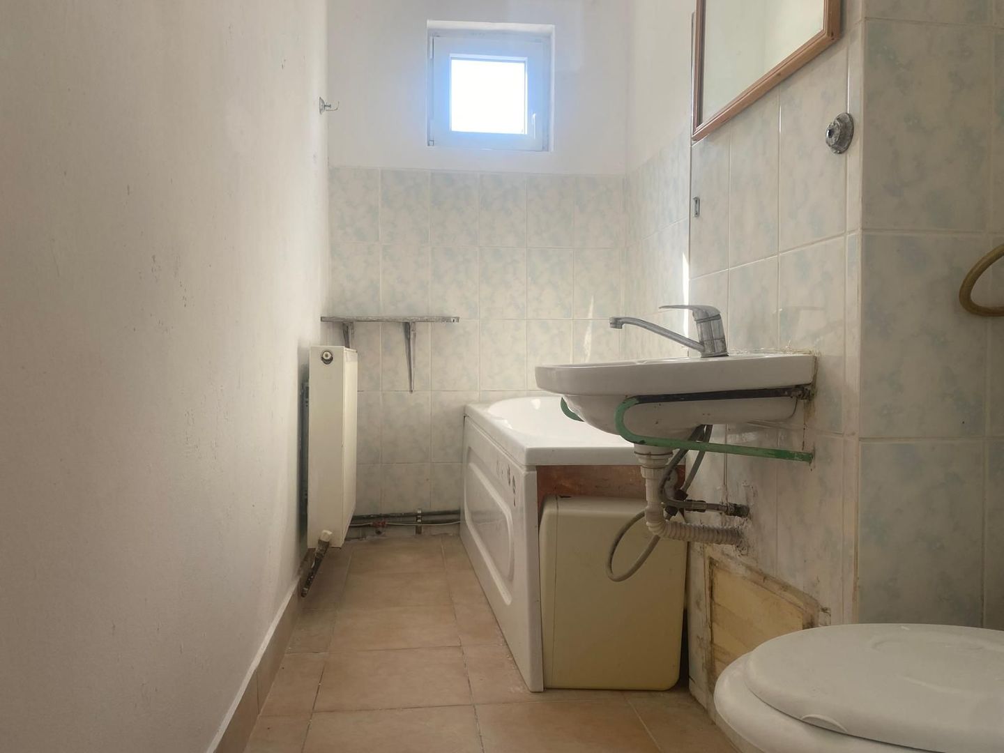 Foarte luminos! Vanzare apartament cu 3 camere in Targoviste - M11 - Poză 9