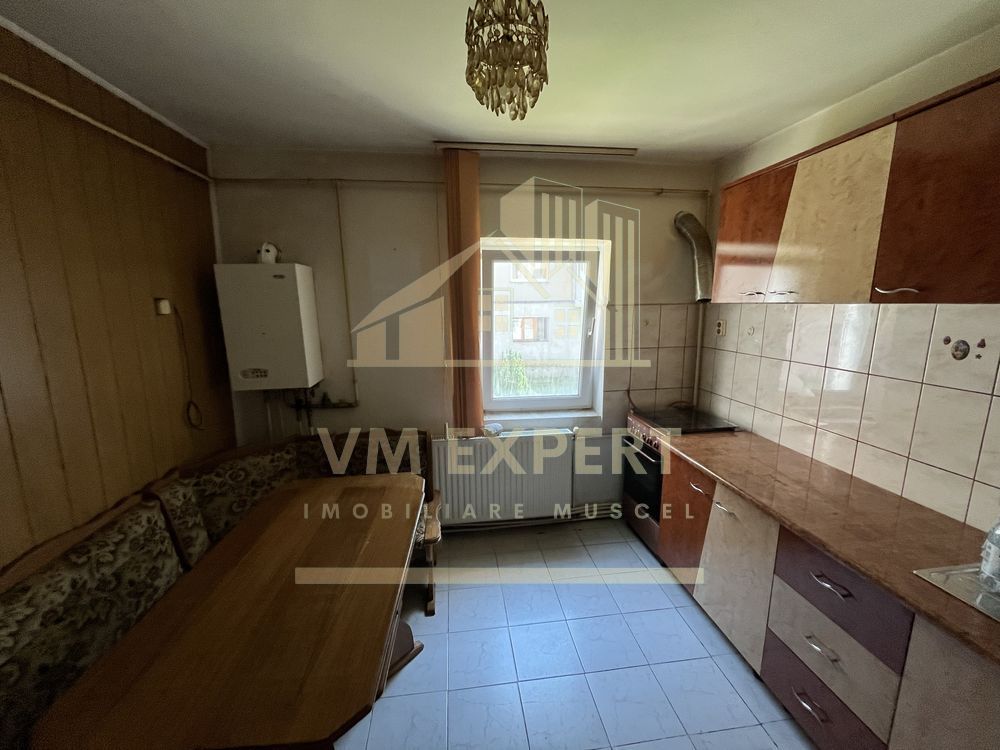 APARTAMENT 2 CAMERE ETAJ 1 VISOI CAMPULUNG - Poză 4