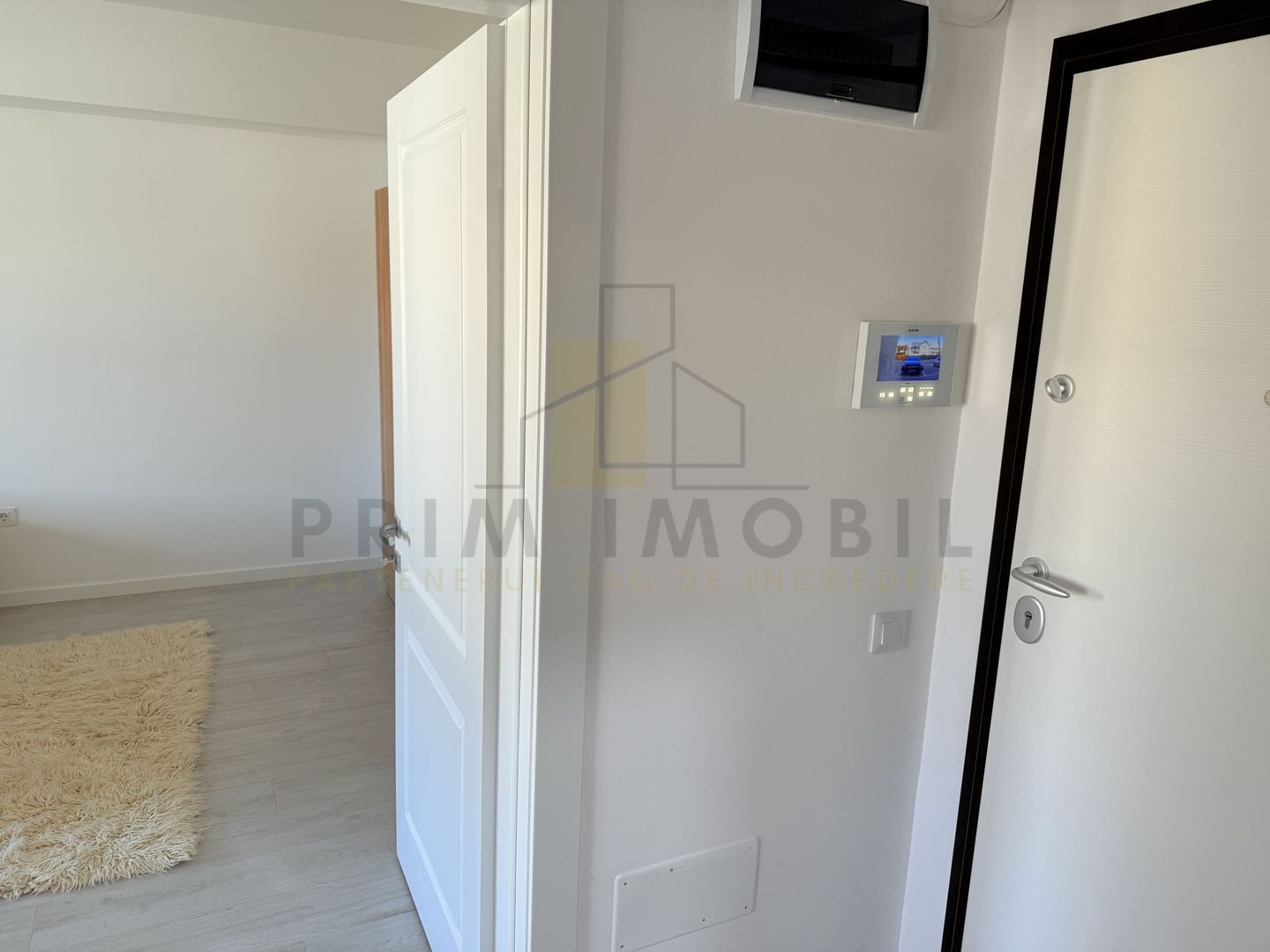 1 Camera decomandat, Prima inchiriere, Bloc nou - parcare inclusa - Poză 7